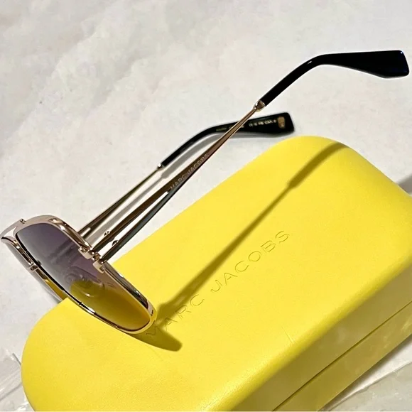 Marc Jacobs 59MM Navigator Sunglasses w/Detachable Chain-Gold Black/Brown-Pink - Picture 7 of 16